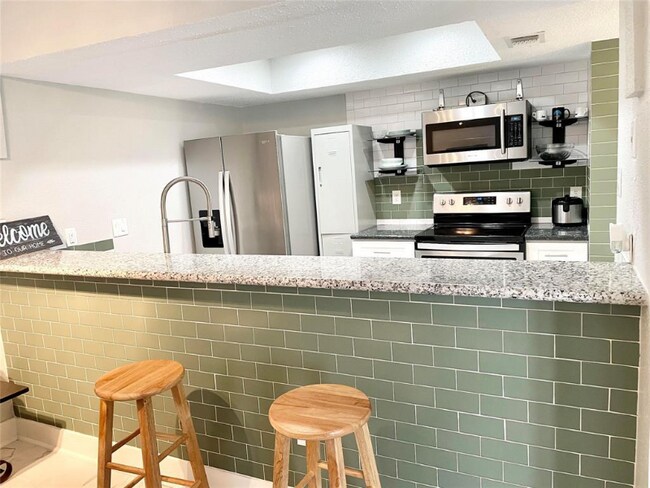 Photo - 2816 S Bartell Dr Unidad B210