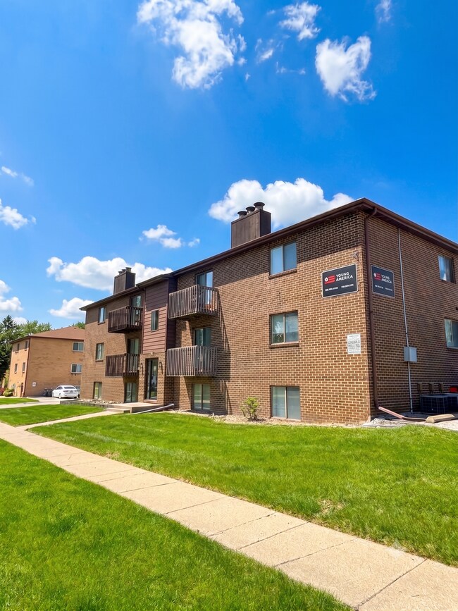 2408 Rainbow Ave