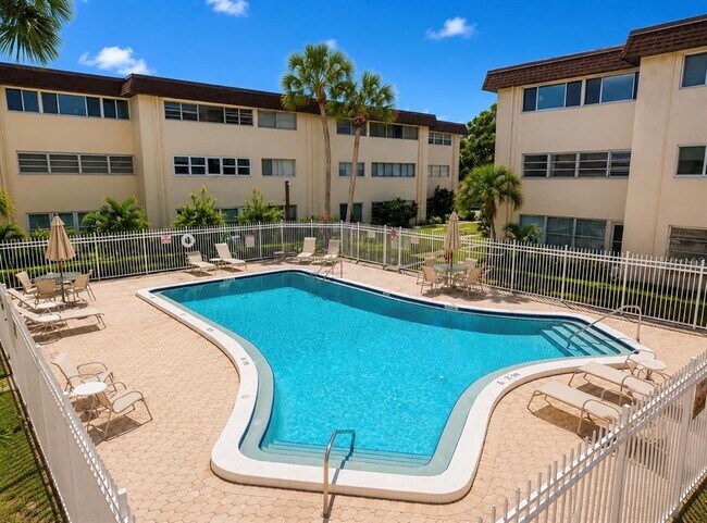 6360 1st St N Unit 103