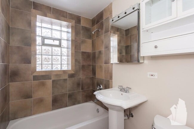 Photo - 3250 N Clifton Ave Unit N1