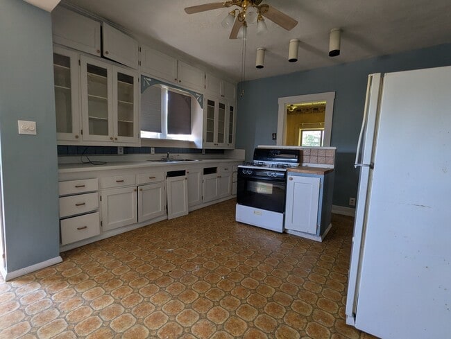Photo - 417 W Nelson St