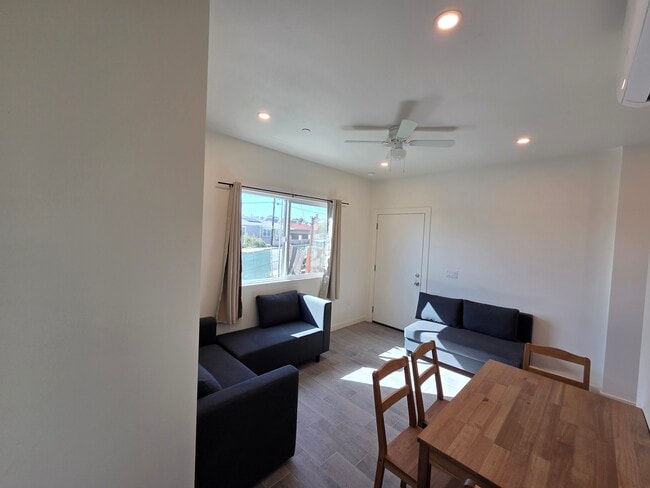 855 Winston Dr Unit 855