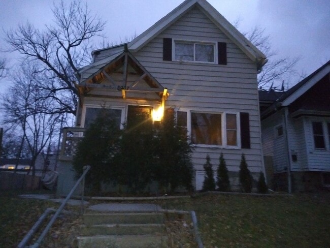 Photo - 4 Bedroom 1.5 bathroom Single Family Home