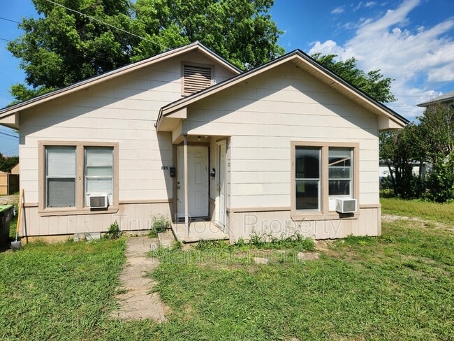 Building Photo - 227 N Hope Ave