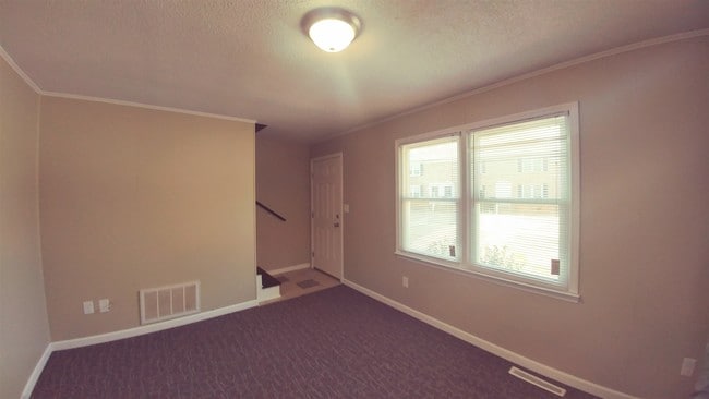 HALLMARK-SALA DE ESTAR RM - North Point and Hallmark Apartments