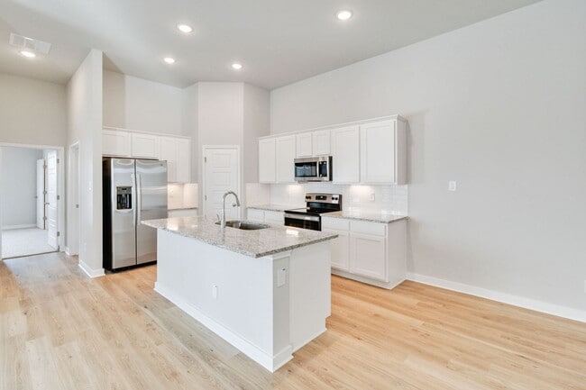 Photo - Want luxury living in the Far West ...Look no further...Amanda Park is it!