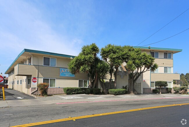Aztec Apartments - Aztec Apartments
