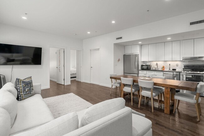 Photo - 126 Salem St Unit 3