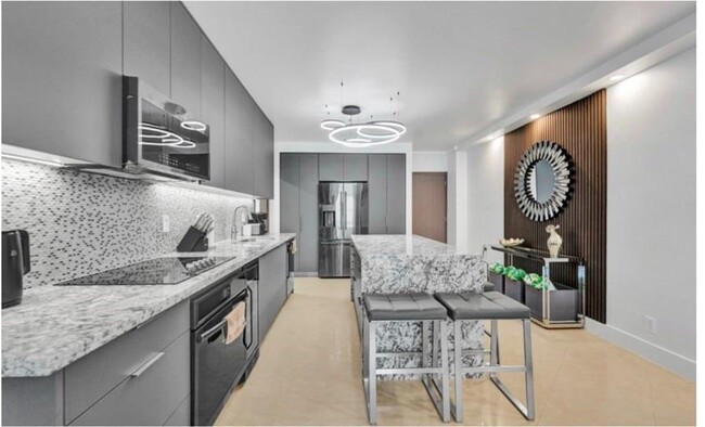 Building Photo - 4001 S Ocean Dr Rental