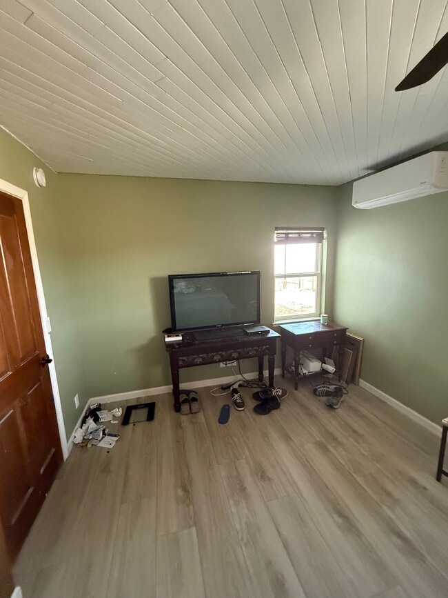 Photo - 6230 Pursia Rd