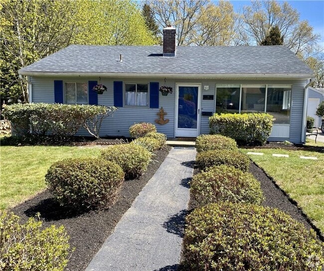 Building Photo - 18 Broadmoor Rd Rental