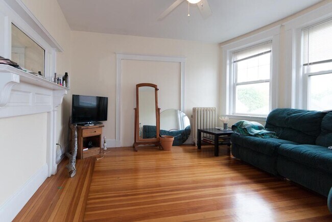 Photo - 61 Royal St Unit 3