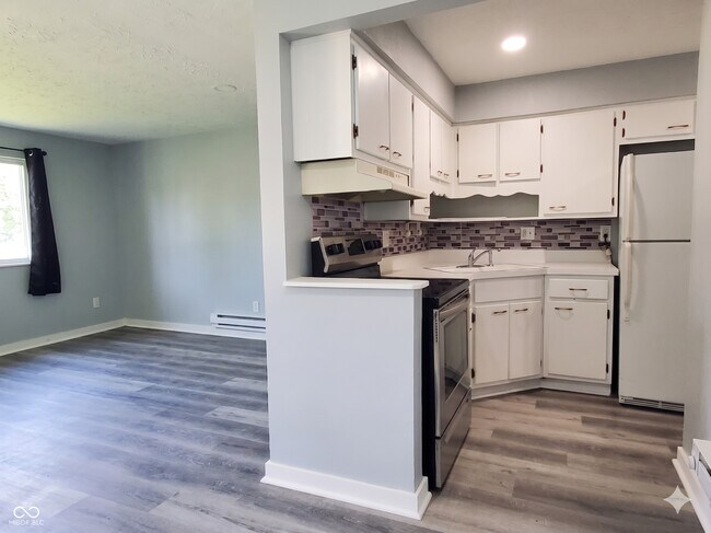 Photo - 5909 W Morris St