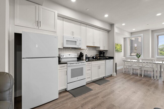 Photo - 711 16th St NE Unit 711 16th Street NE #2