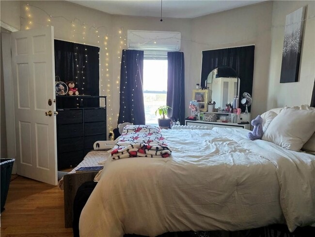 Photo - 3103 Pawtucket Ave