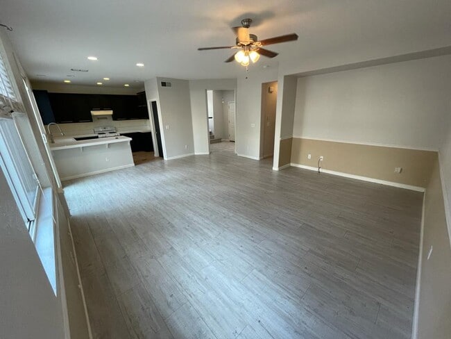 Photo - 21 Anjou Cir