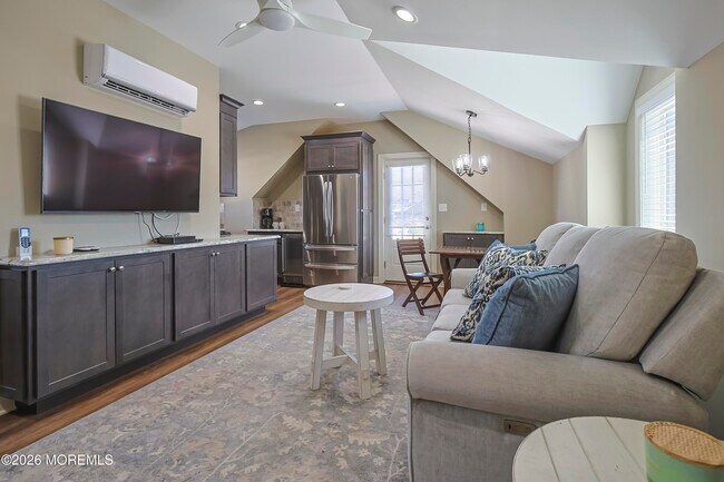 Photo - 246 Mantoloking Rd