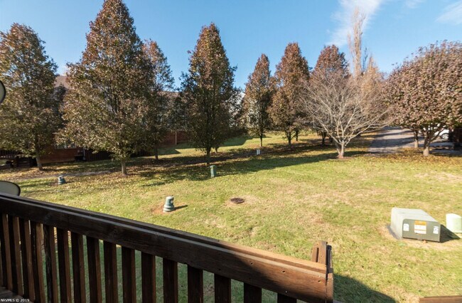Photo - 140 Blue Leaf Dr