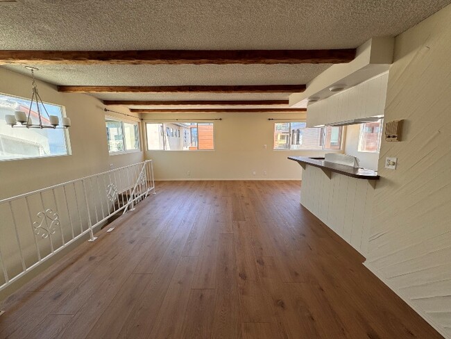 320 23rd Pl Unidad upper