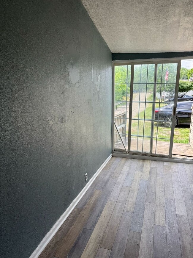 3 bedrooms 1 bath - 3 bedrooms 1 bath House