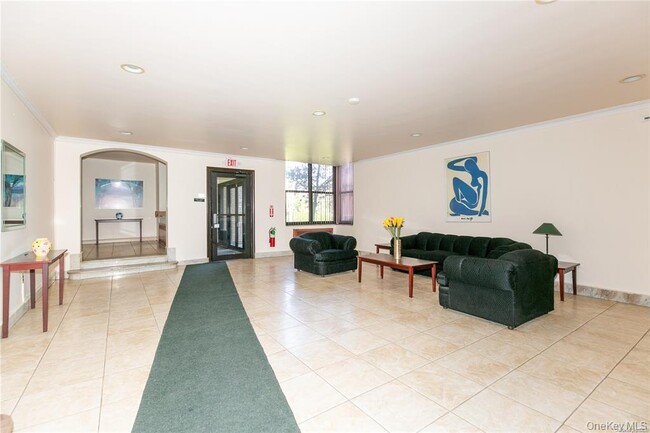 Photo - 150 S Middle Neck Rd Unit 1B