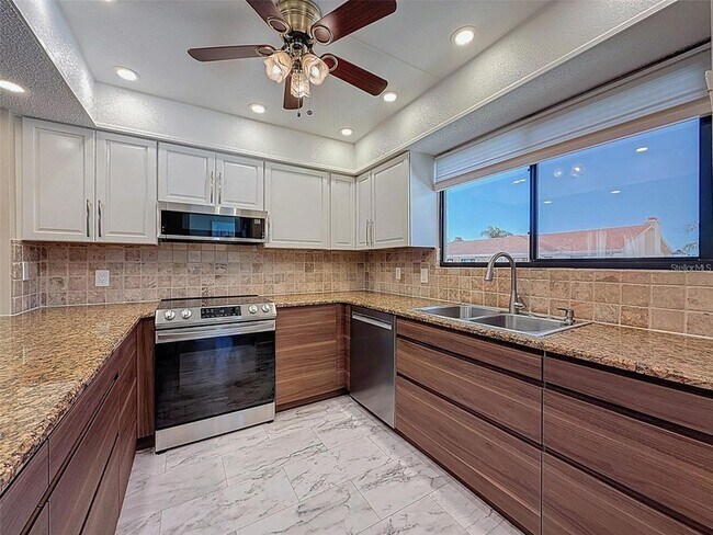 Photo - 9981 Eagles Point Cir Unidad 4