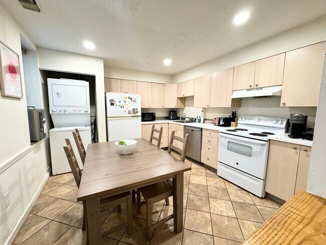 Photo - 71 Gainsborough St