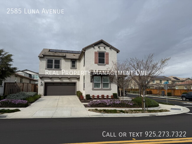 Beautiful 4 Bedroom, 3 Bath Home with Sola... - Beautiful 4 Bedroom, 3 Bath Home with Sola...