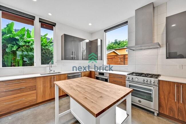 Photo - A beautiful 3 bed and 2 bathroom house for...