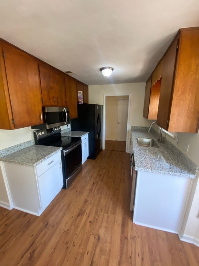 Photo - Gorgeous 3 Bedroom 2 Bathroom Single-Family! Freshly Remodeled!