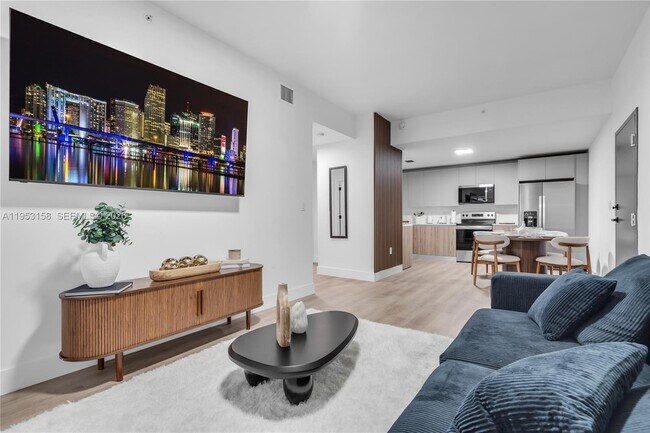 Photo - 3728 NW 19th Ave Unit 304