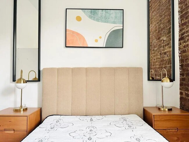 Furnished room/NOT APARTMENT
