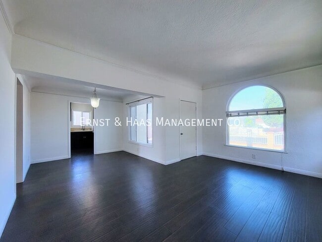 Photo - 2666 E Madison St