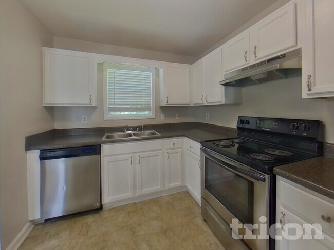 Photo - 708 Newport Dr