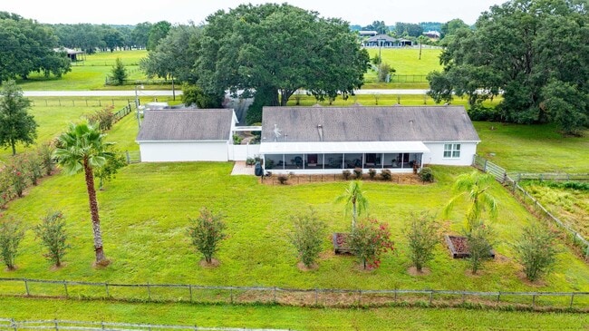 Photo - Country living close to everything - 3 bed, 3.5 bath, on an acre