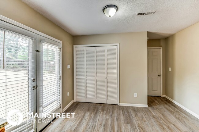 904 Pine Forest Cir