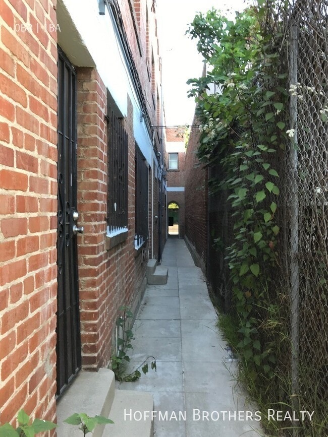 Photo - 2360 W Washington Blvd Unidad 4