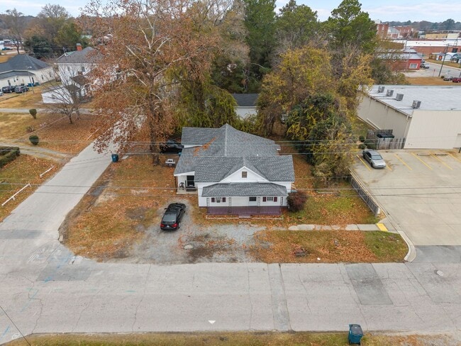 Photo - Newly Renovated 2 bed 1 bath!