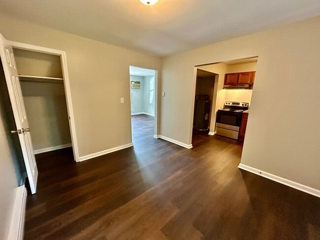Photo - HALF OFF FIRST MONTH - 2 Bedroom in Versailles! Unit 6