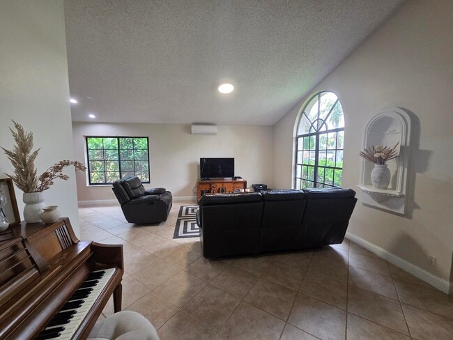 Photo - 4170 NW 6th St