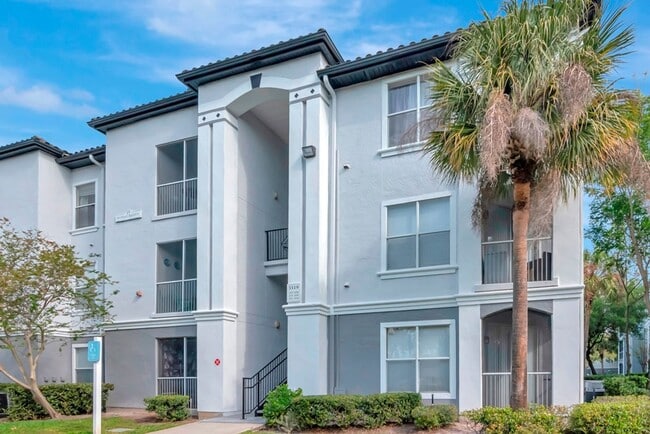 Building Photo - Remodeled and Upgraded -2nd Floor - 1 Bed 1 Bath Condo For Lease