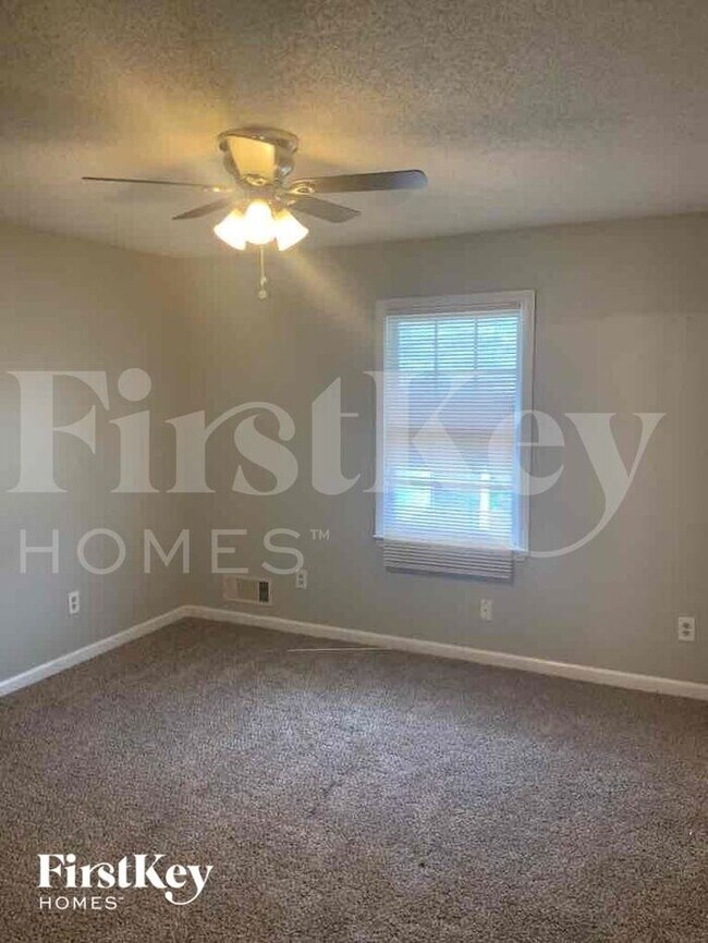 175 Planters Walk Rental House Rental in Locust Grove, GA