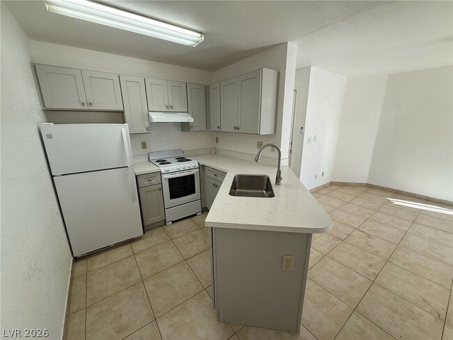 Photo - 440 Elm Dr Unit 103