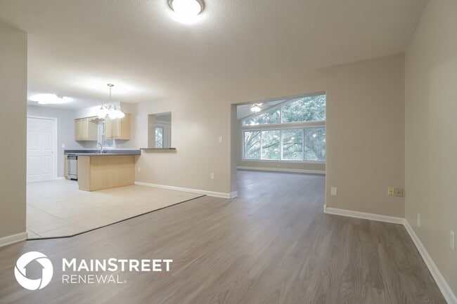 Photo - 1305 Ridgefield Ave