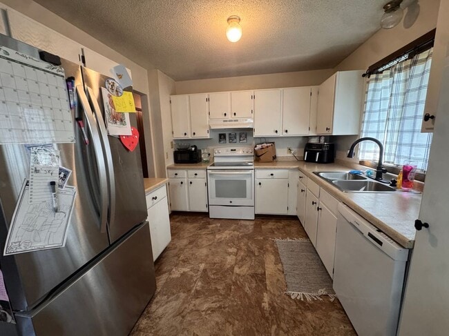 Photo - 1097 Regency Dr