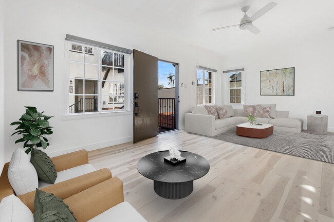 Photo - Newly Renovated Spanish Villa Apartment H...