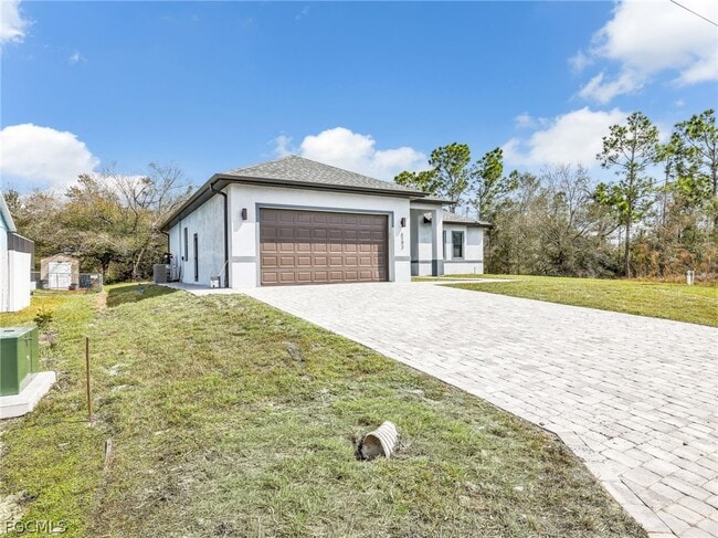 Photo - 6192 Kambach St