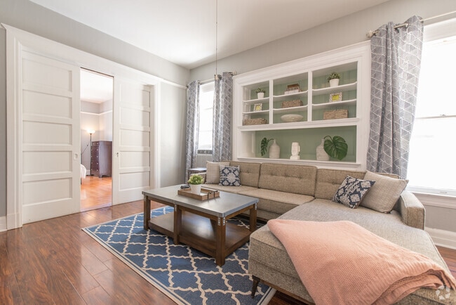Building Photo - 1023 W 24th St Unit A Rental