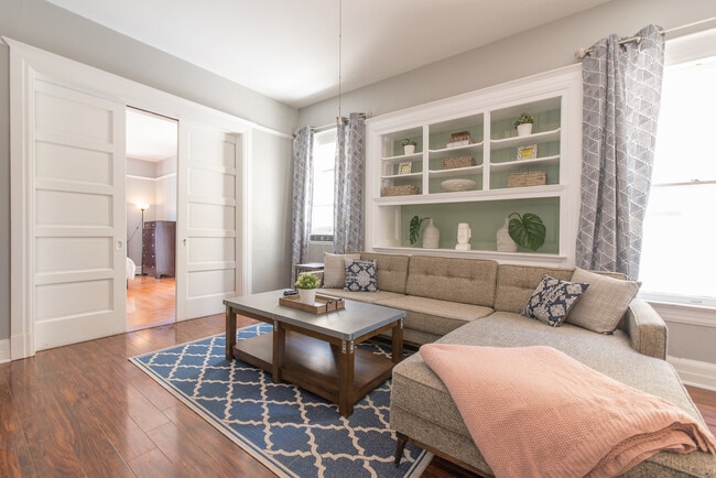 Building Photo - 1023 W 24th St Unit A Rental