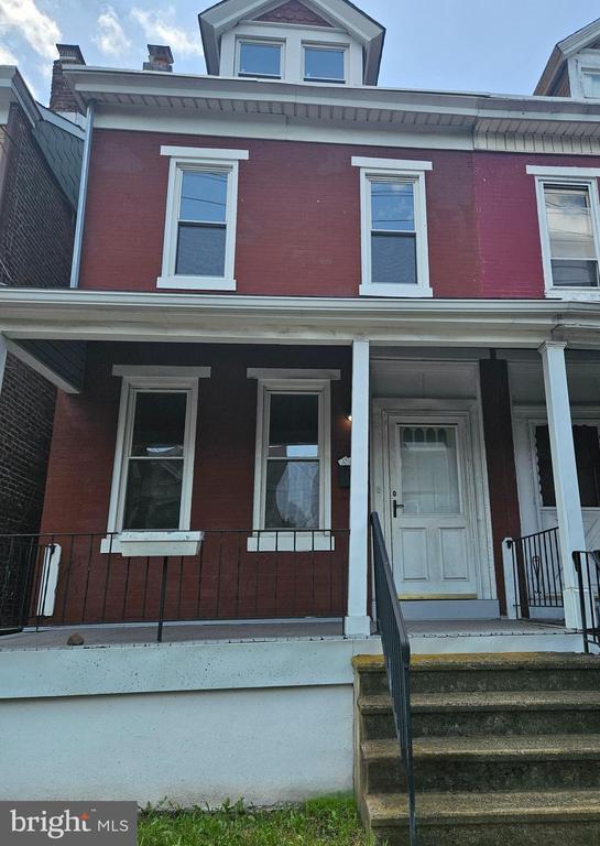 Building Photo - 45 S Olden Ave Rental